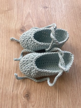 Conjunto Capota y Patucos Bebé hecho a mano
