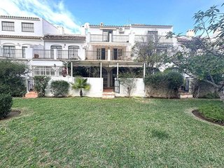 Casa adosada en venta en Los Boliches en Fuengirola