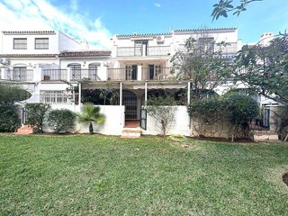 Casa adosada en venta en Los Boliches en Fuengirola
