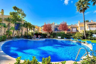 Casa adosada en venta en Puerto Banús en Marbella