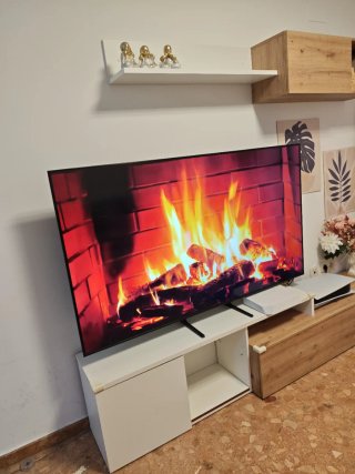 Mueble TV madera y blanco