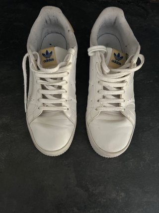 Zapatillas Adidas Blancas y Doradas