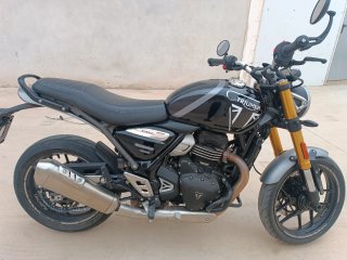 Triumph Speed 400 Negra y Plata