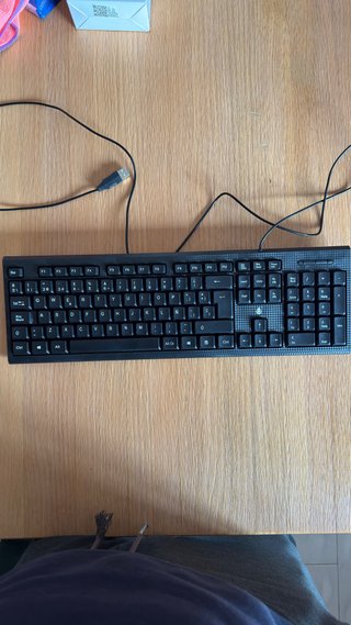 Teclado ordenador negro nuevo