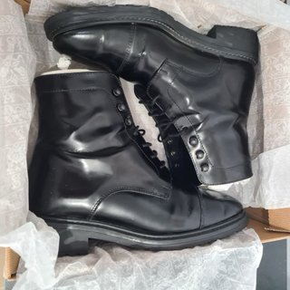 Botines Unisa media caña cordones negros