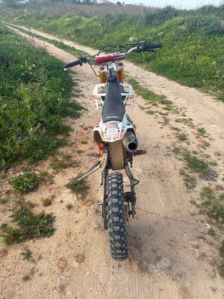 Moto Cross Naranja y Blanca