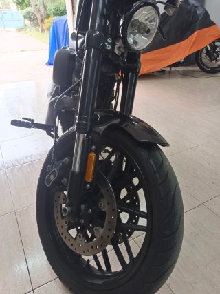Harley Davidson Roadster 2017 Negra