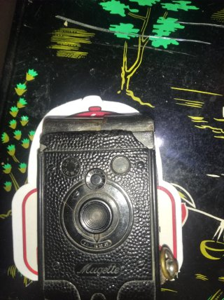Encendedor de camara de fotos antiguo de gasolina,