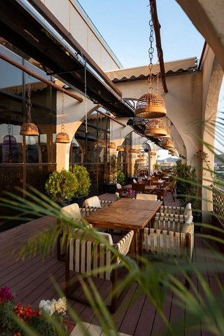 Local comercial en alquiler en San Juan Bautista en Madrid