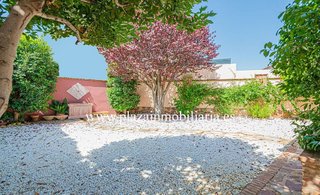 Chalet en venta en Lucena