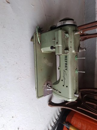 Mesa Máquina de Coser Singer Antigua