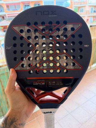 Pala Nox AT10 Genius 18K Agustín Tapia