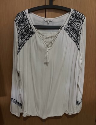 Camisa M.mode blanca bordada manga larga XL