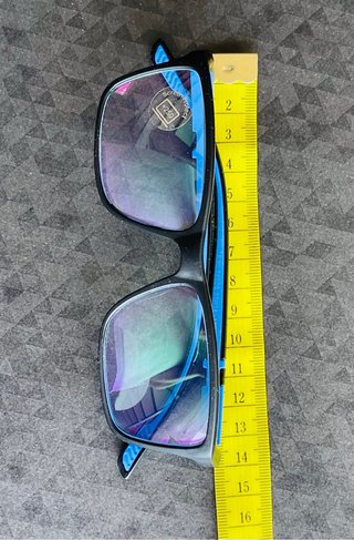 Gafas de lectura negras y azules