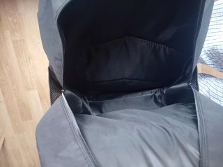 Mochila con diseño de corona y tiburón