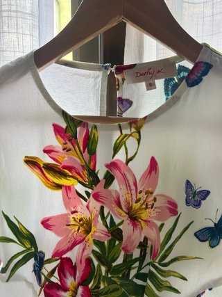Camisa estampada flores y mariposas Talla S