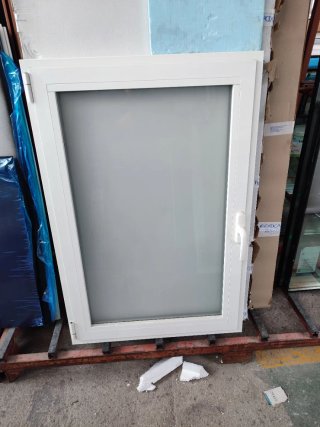 Ventana aluminio blanca