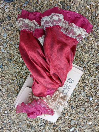 Bambola da collezione vestito rosso