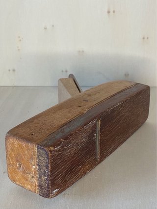 Antiguo cepillo de carpintero