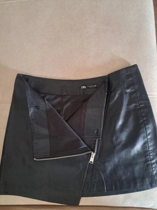 Falda Zara Negra Cremallera
