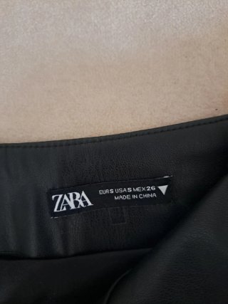 Falda Zara Negra Cremallera