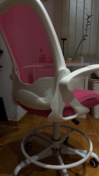 Silla de oficina rosa y blanca