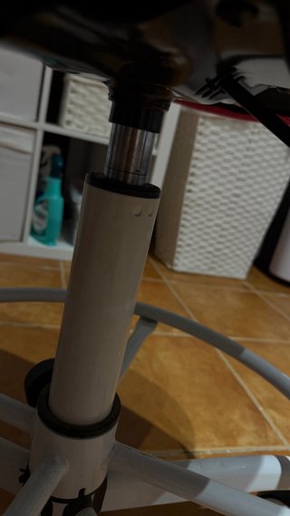 Silla de oficina rosa y blanca