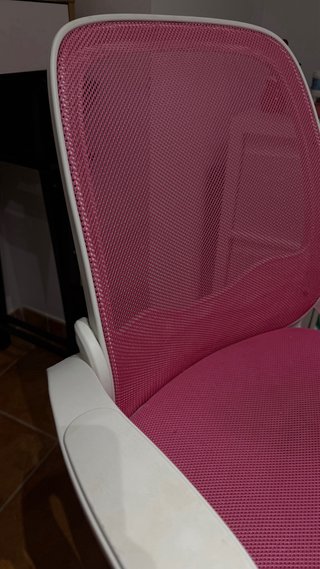Silla de oficina rosa y blanca