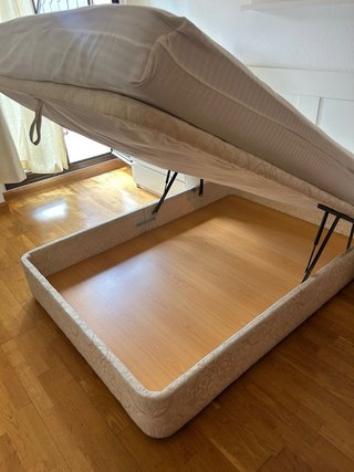 Canapé de madera y colchón 135cm