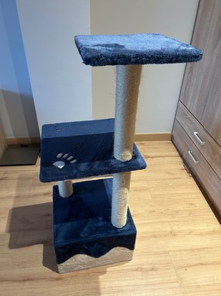 Torre para gatos azul y beige