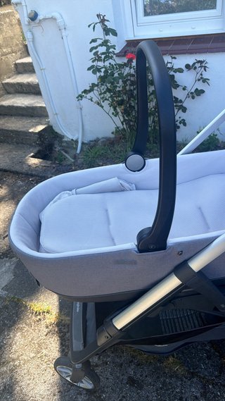 Conjunto Inglesina Aptika 3 en 1 Gris + isofix