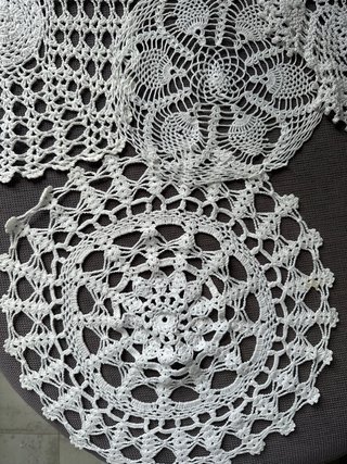 Set centrini uncinetto bianchi assortiti