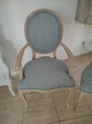 Sillas y Mesa provenzal tapizadas (6 unidades)