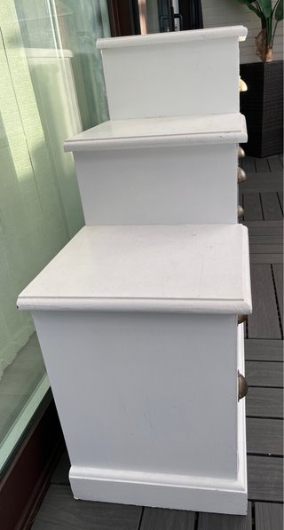 Mueble madera Cajonero Blanco Escalera