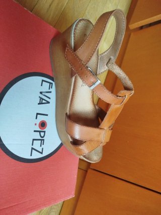 Sandalias de piel Eva Lopez marrones