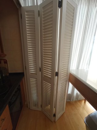Puerta corredera blanca / Biombo