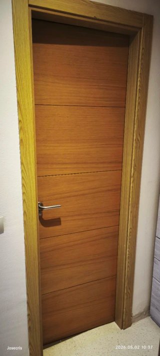 Puerta interior madera con cristal. ZONA TORROX