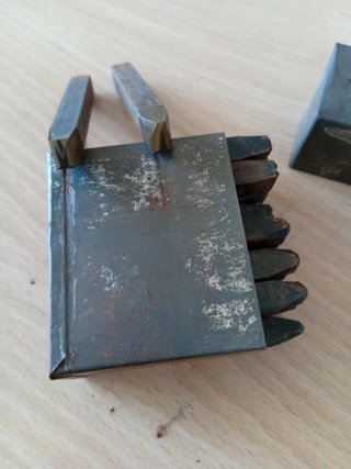 Set punzoni lettere in resistente ghisa vintage