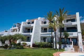 Local comercial en alquiler en Almijara - Capistrano - Cueva de Nerja en Nerja
