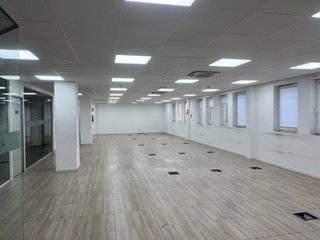 Oficina en alquiler en Tres Olivos - Valverde en Madrid