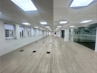 Oficina en alquiler en Tres Olivos - Valverde en Madrid