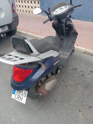 Suzuki Address 125 2004 motor y corteas muevos