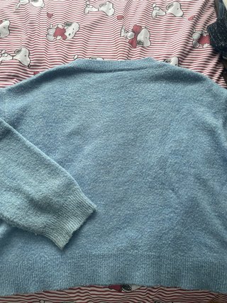 Jersey azul con flores