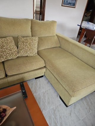 Sofá modular beige y verde