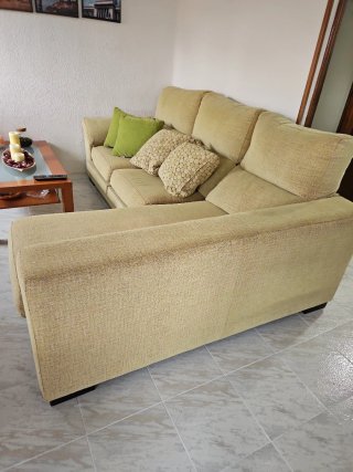 Sofá modular beige y verde