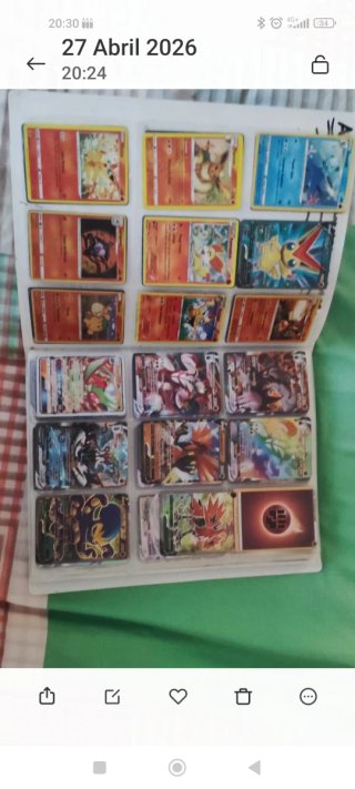 Álbum Pokémon con Cromos