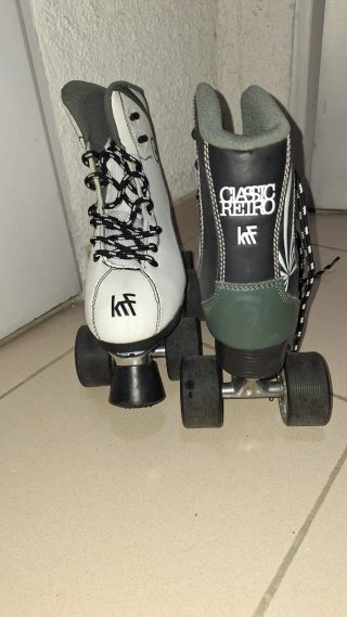 Patines Clásicos Blancos y Negros