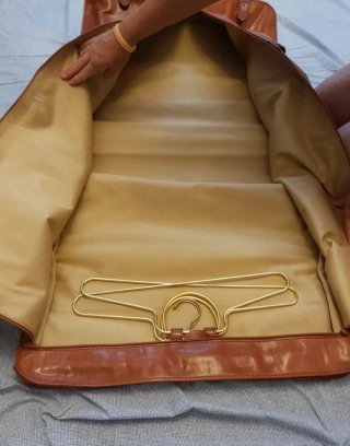 Porta abiti in pelle i santi made in Italy