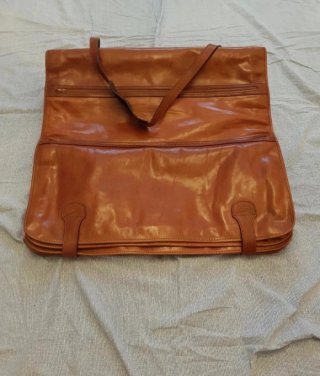 Porta abiti in pelle i santi made in Italy