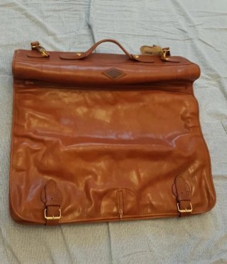 Porta abiti in pelle i santi made in Italy
